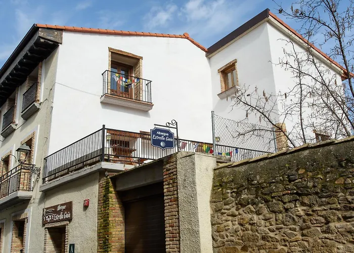 Albergue Estrella Guia Solo Peregrinos Puente la Reina