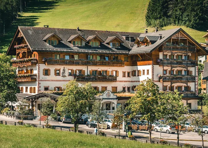 Hotel Con Piscina Kristallhotel Corona-Krone