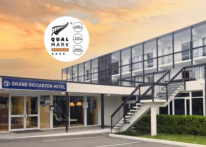 Luxury hotel only: Grand Riccarton Hotel