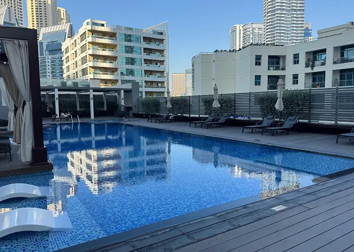 Guest house: Studio One Stunning Marina View - Tie