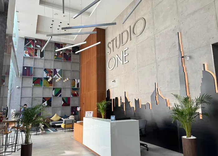 Guest house: Studio One Stunning Marina View - Tie