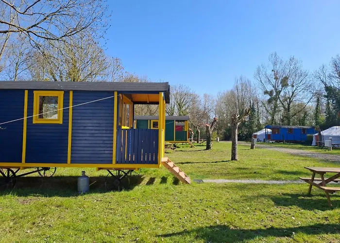 Le Village Insolite