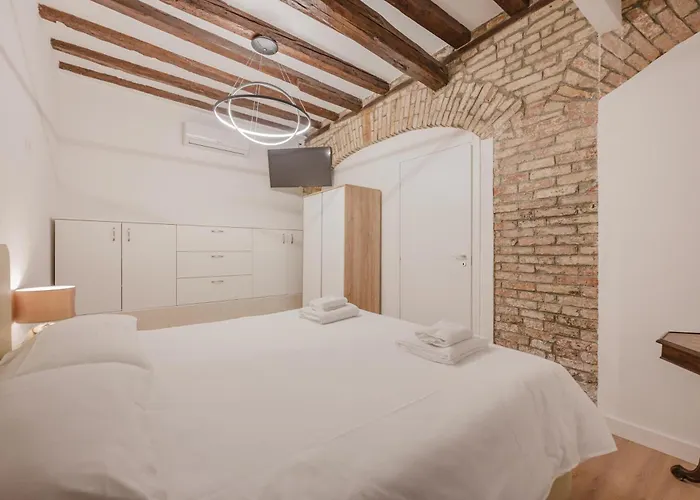 Resort: Rialto Suite 707