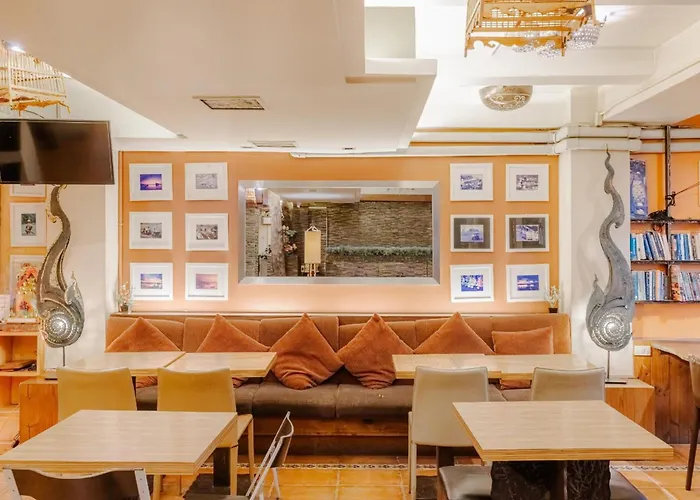 3 star hotel: Collection O Diamond House Khaosan