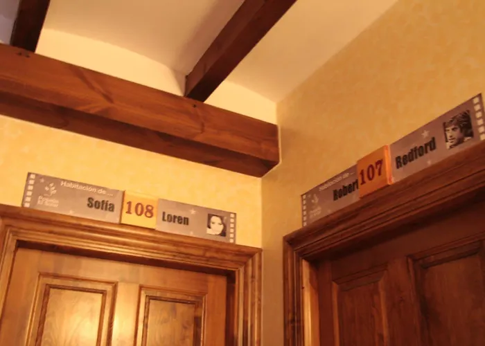 Hotel de lujo: Hotel Posada de Cantabria EL SOLAR -Cenas típicas y Gintonic- Bar -Terraza panorámica