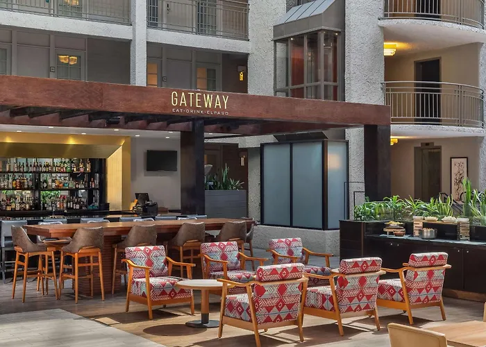 Jacuzzi hotel: Embassy Suites By Hilton El Paso
