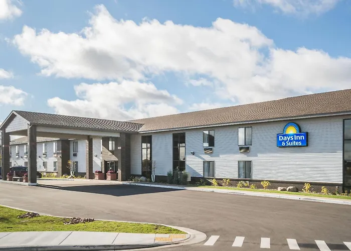 Days Inn & Suites By Wyndham Wausau