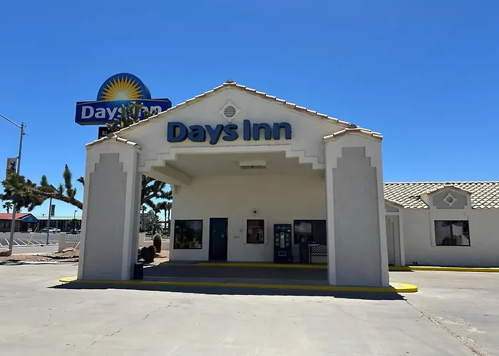Pet Friendly hotel: Days Inn By Wyndham Kingman West