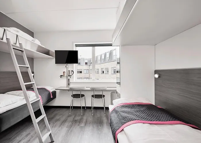  Cabinn City