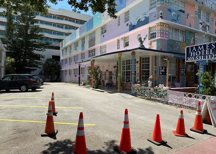 Central hotel: James Hotel