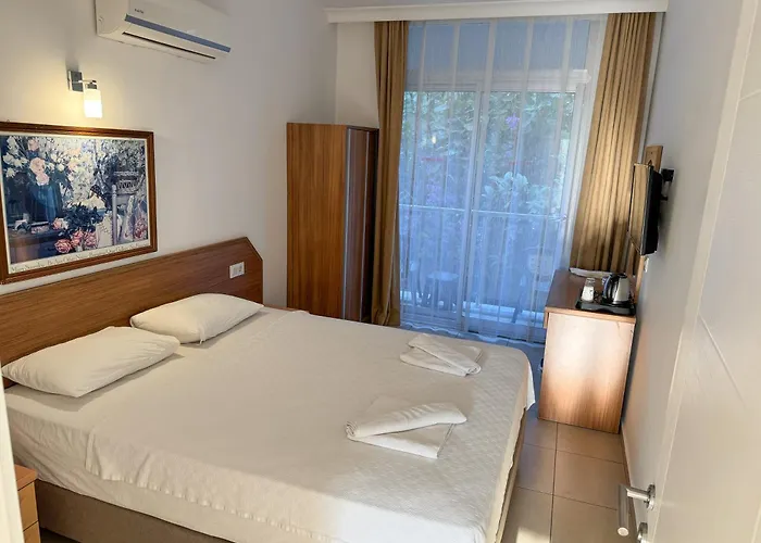 Hotels with pool Ekici
