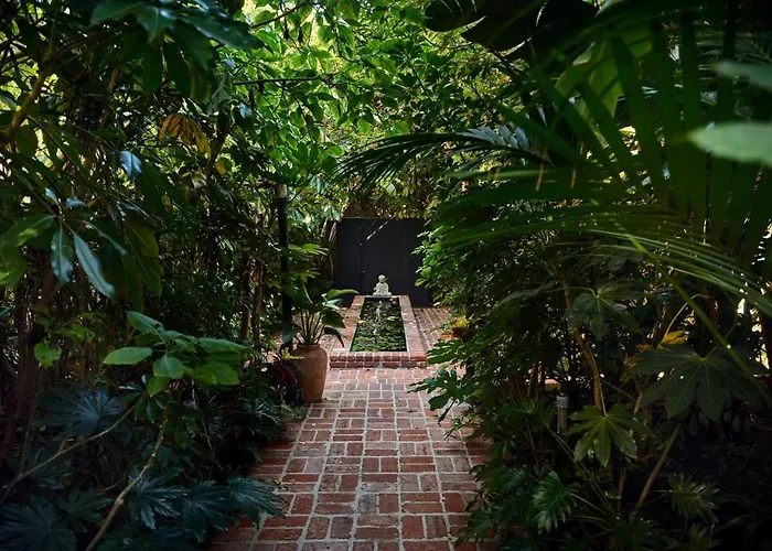 5 star hotel: Chateau Marmont