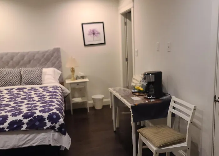 Beach hotel: White Rose House