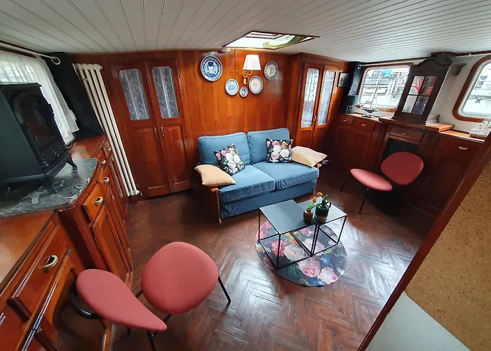 Houseboat Holiday Apartments Rotterdam