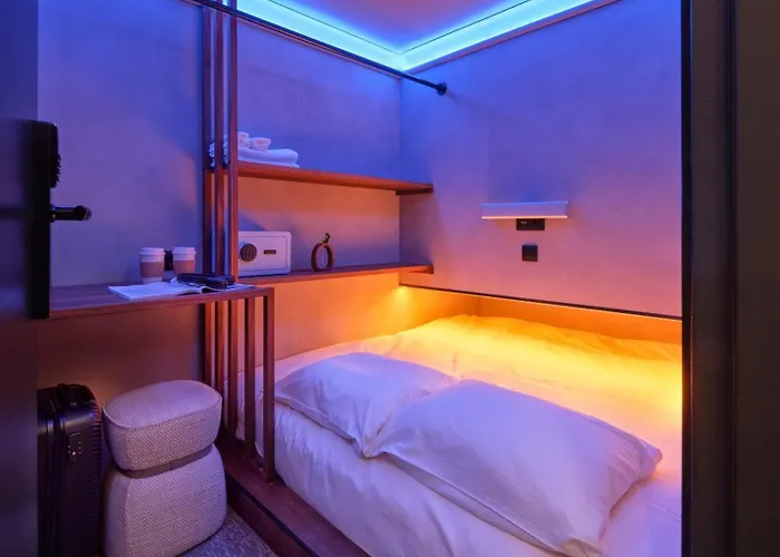 Herberg: The Hyve Capsule hostel Amsterdam