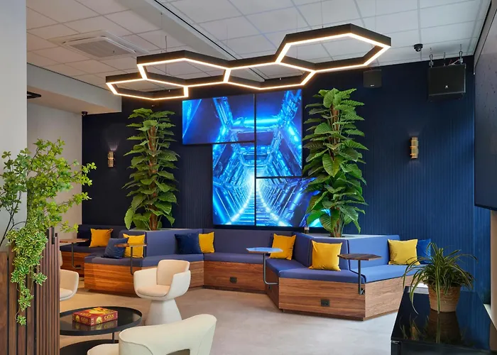 Herberg: The Hyve Capsule hostel Amsterdam