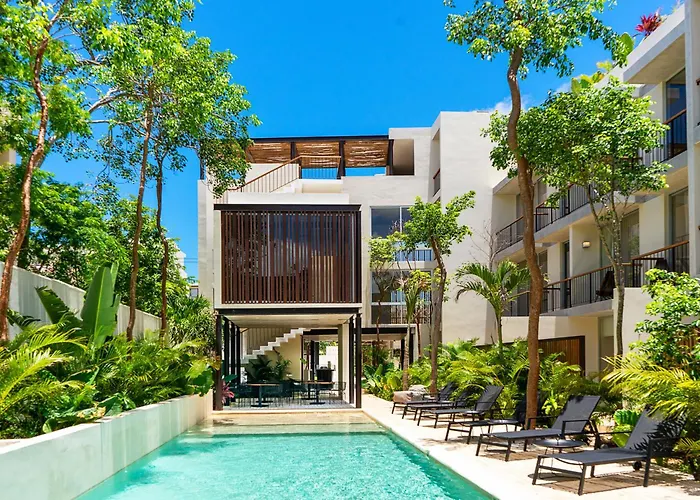 Central hotel: Stylish Condo For 4 Rooftop & Pool Access