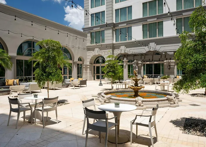 Hotel with view: Renaissance Tampa International Plaza Hotel