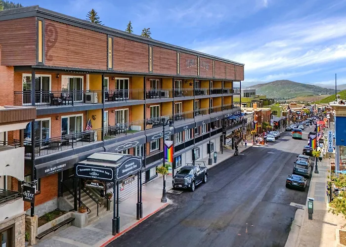 Cheap hotel: Treasure Mountain Inn