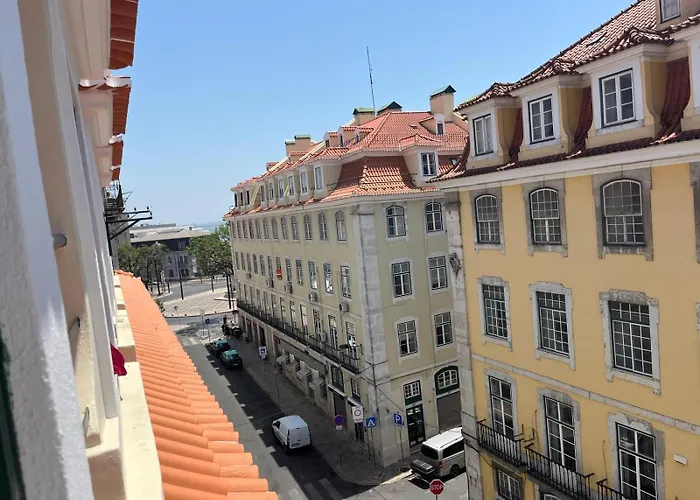 Hotel Aeroporto: Azulejos Cais Sodre B&B