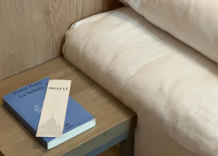 Merryl Hotel