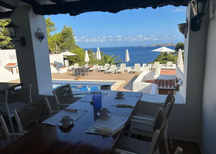 Hotel: Hostal Cala Moli