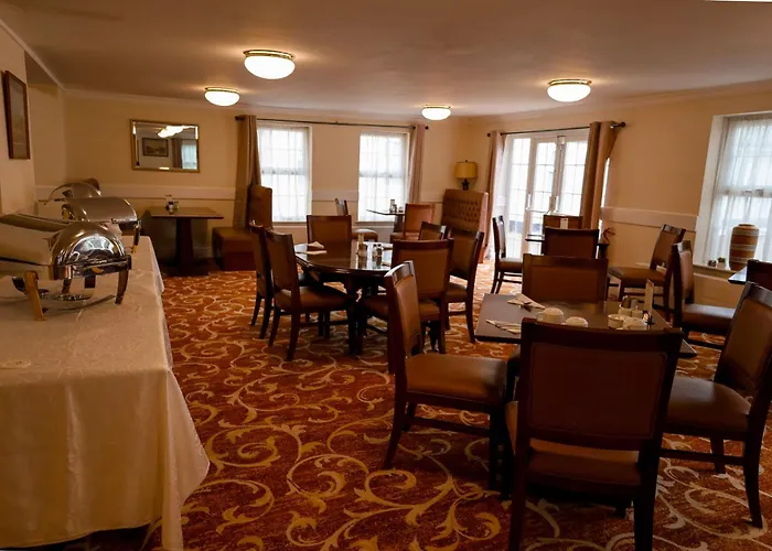 Royal Swan, Ashley Manor - B&B