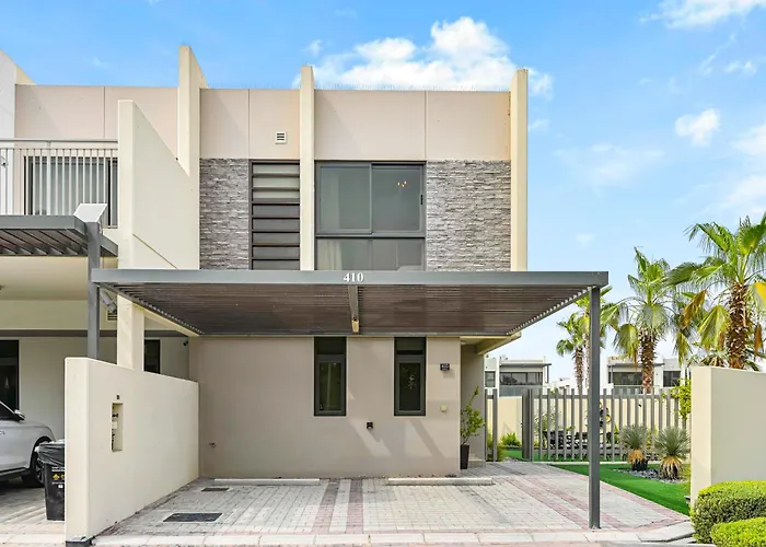 Villa: Damac Hills 2 Poolside