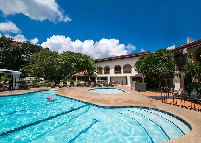 Resorts Guide Montebello Villa