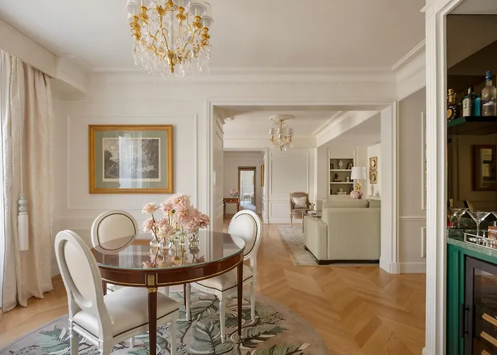 Hôtel-boutique: Four Seasons Hotel George V Paris