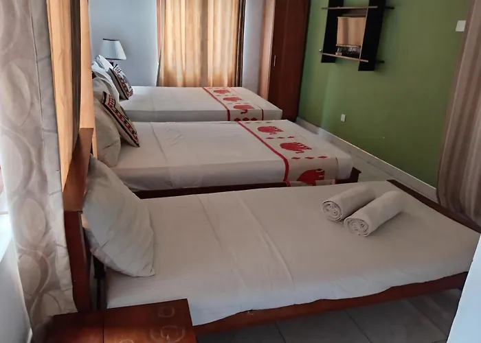 Hotel with view: Capital Regency