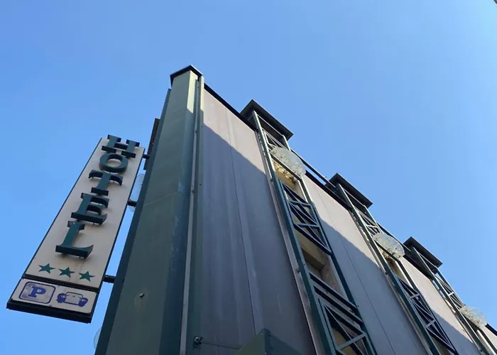 Hotel sulla spiaggia: Hotel Rainero