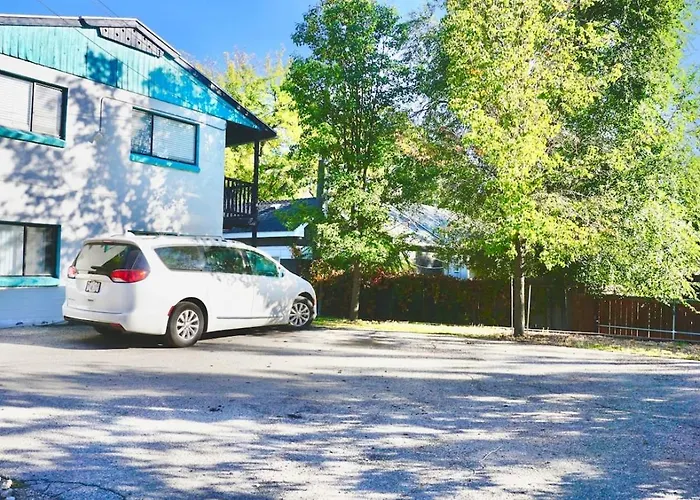 Bright 1 Bedroom Near U Of U, Hospitals, Downtown