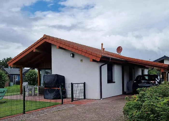 Ferienhaus in Großwürden mit Garten, Terrasse und Grill
