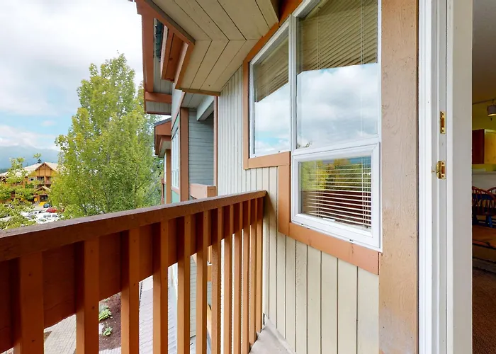 Cabin: Marketplace Lodge