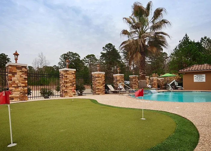 Luxury hotel only: Best Western Plus Crown Colony Inn & Suites