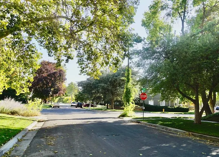 Bright 1 Bedroom Near U Of U, Hospitals, Downtown