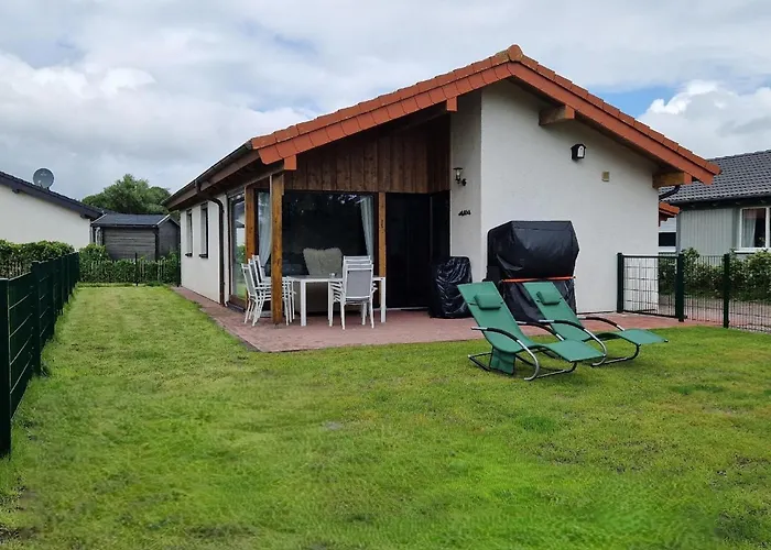 Ferienhaus in Großwürden mit Garten, Terrasse und Grill