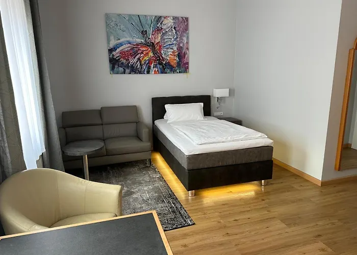 KRAL - BUSINESS HOTEL&SERVICED