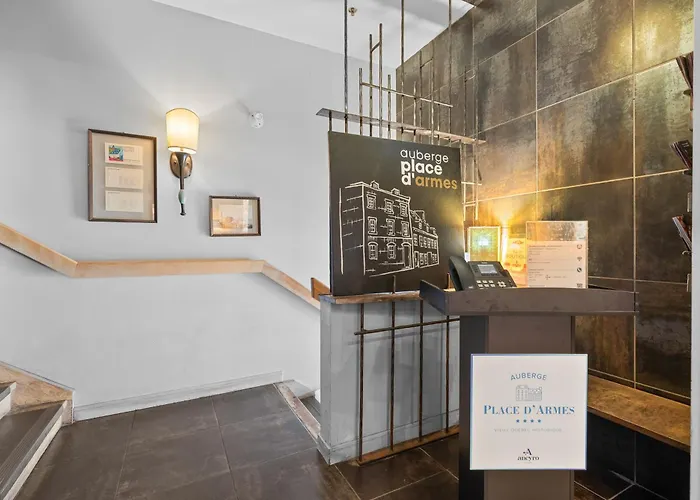 4 star hotel: Auberge Place D'Armes - Par Aneyro