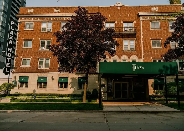 Plaza - Milwaukee