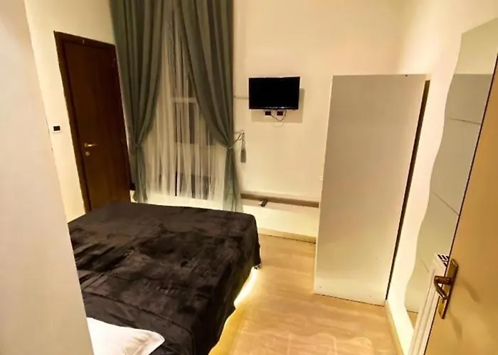 Casa degli ospiti: Cialdini 13 Roma