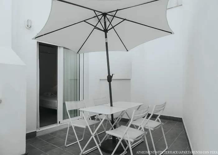 Caleta Homes - s Pompidou