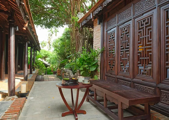 5 star hotel: Ancient Hue Garden Houses