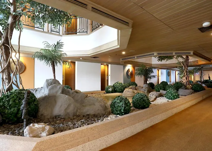 Hotel with pool: Bangkok Hotel Lotus Sukhumvit 33