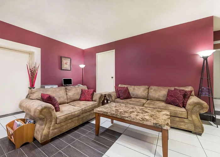 Days Inn By Wyndham Bryan College Station