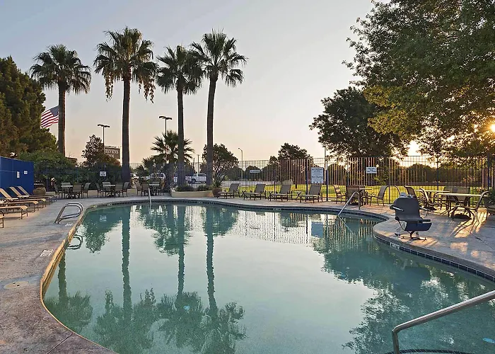 Motel: Stevens Inn A Howard Johnson By Wyndham