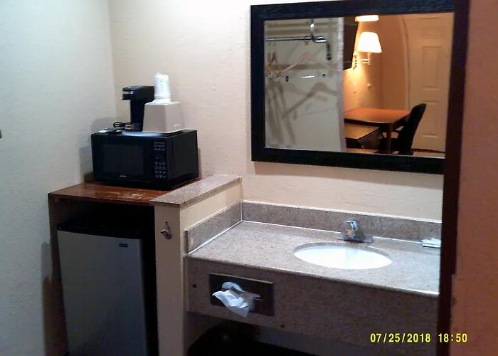 Super 8 By Wyndham Tucson Downtown Convention Center