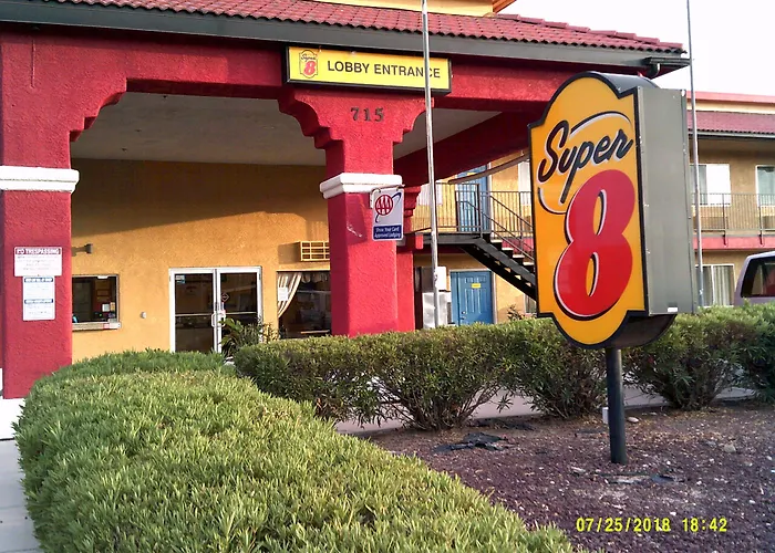 Super 8 By Wyndham Tucson Downtown Convention Center