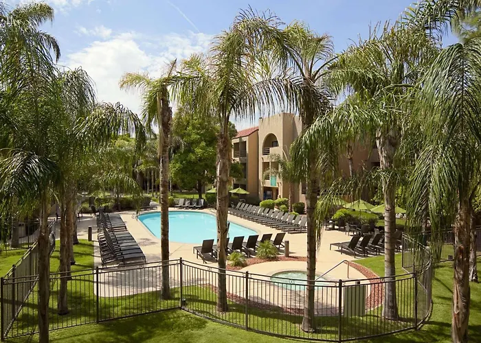 Embassy Suites By Hilton Phoenix
